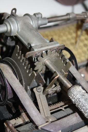Mechanische Schreibmaschine 2