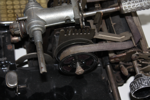 Mechanische Schreibmaschine 4